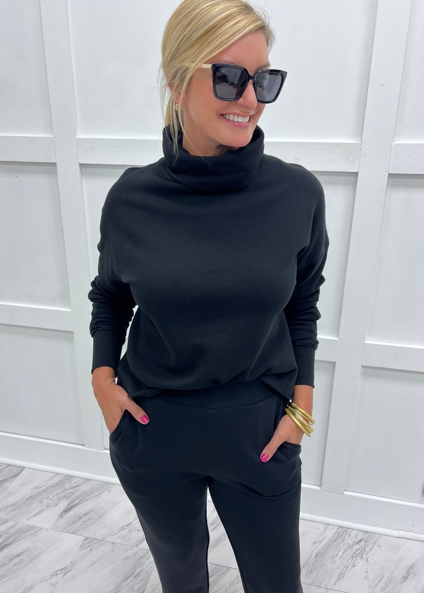 Jett Turtleneck Top (Black)