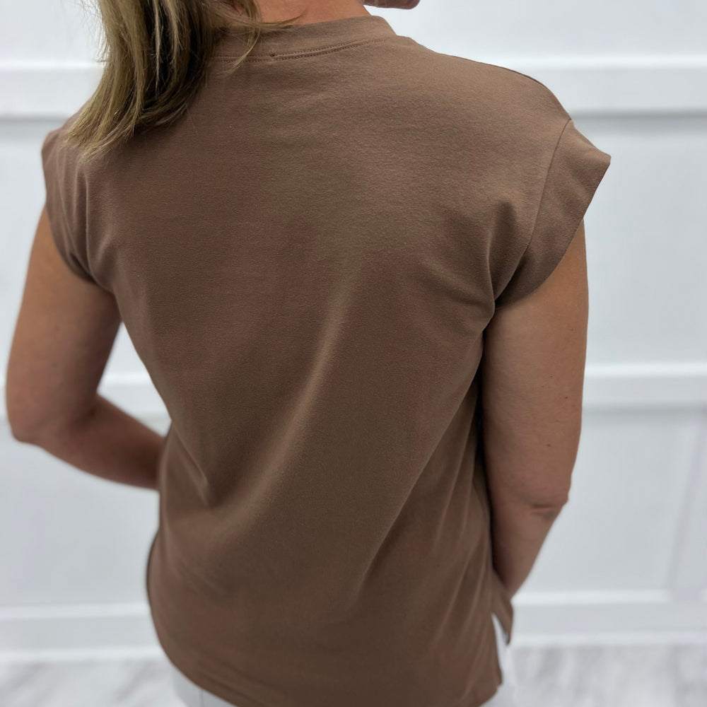 
                  
                    Kayden Solid Top (Mocha)
                  
                