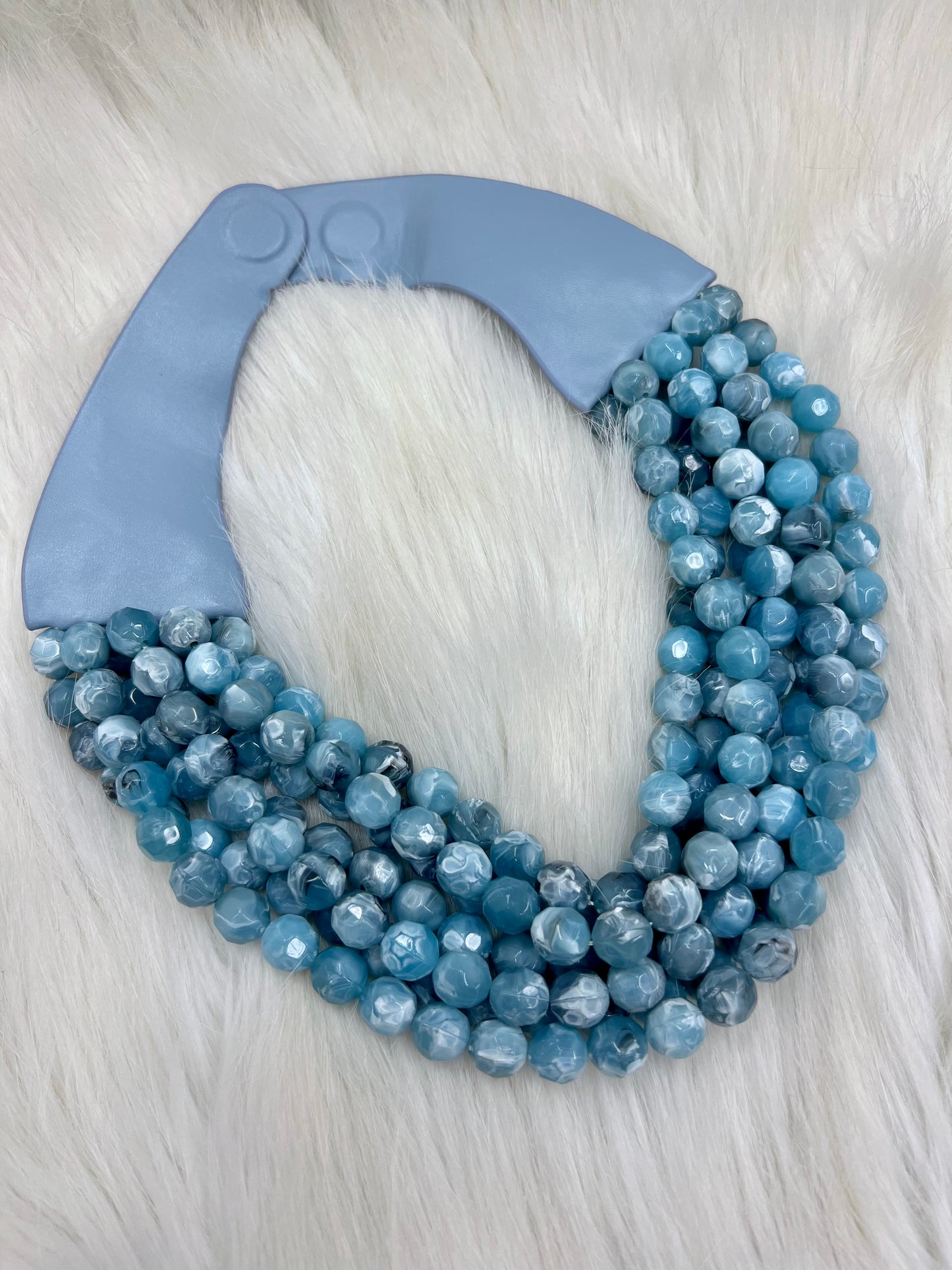 LULU Beaded Necklace (dusty blue)