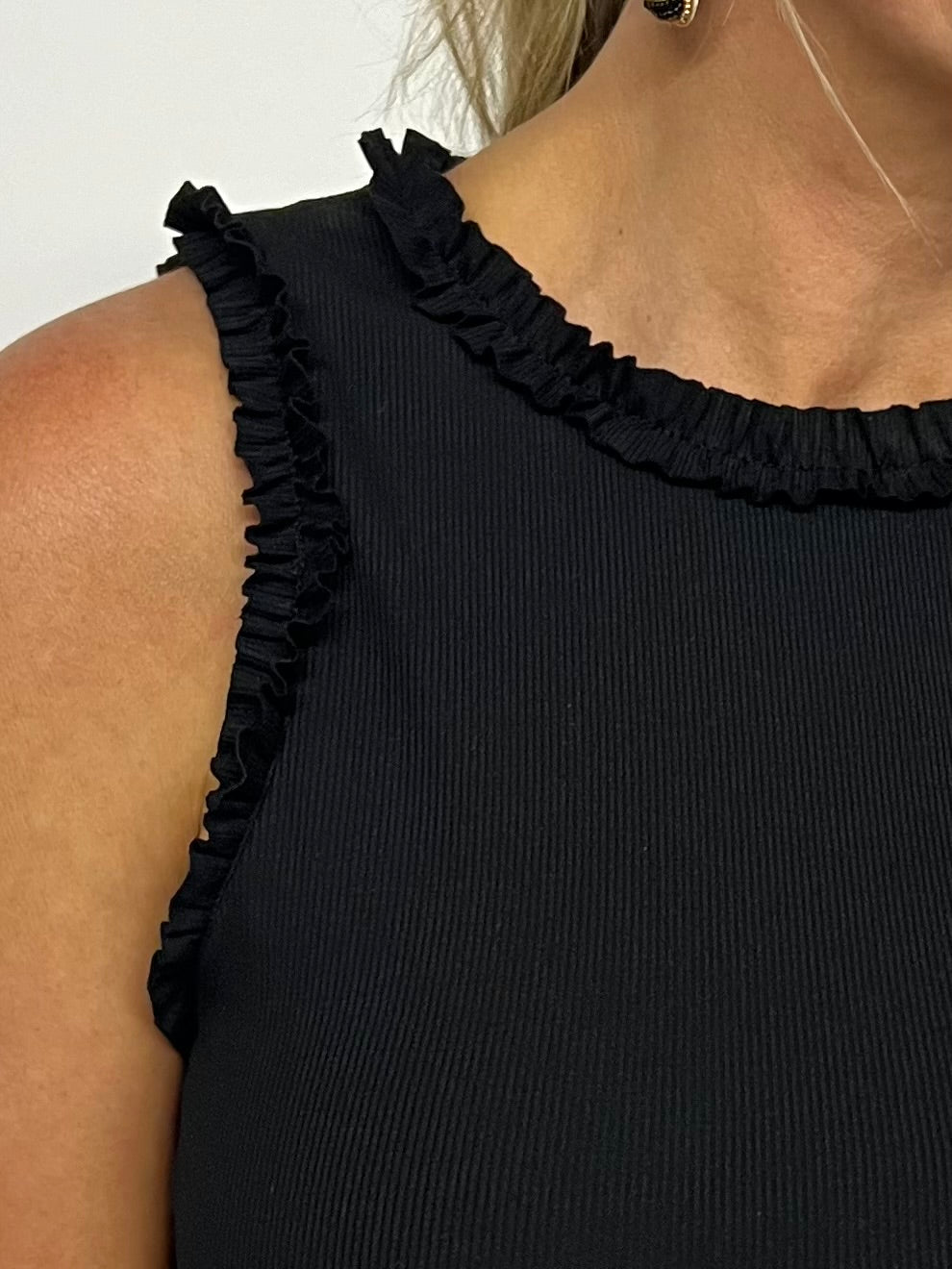 Palmer Ruffle Tank Top (Black)