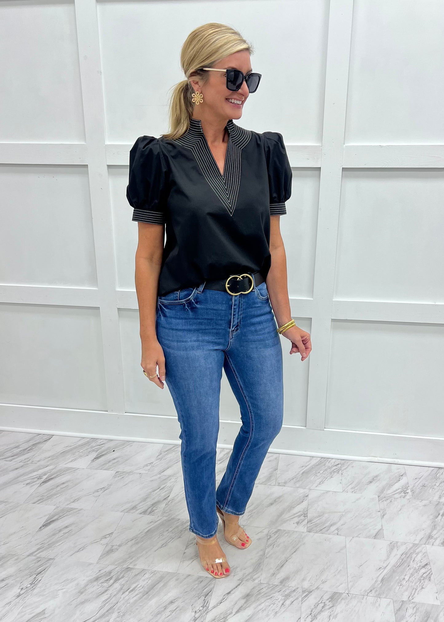 Hannah V.Neck Top (Black)