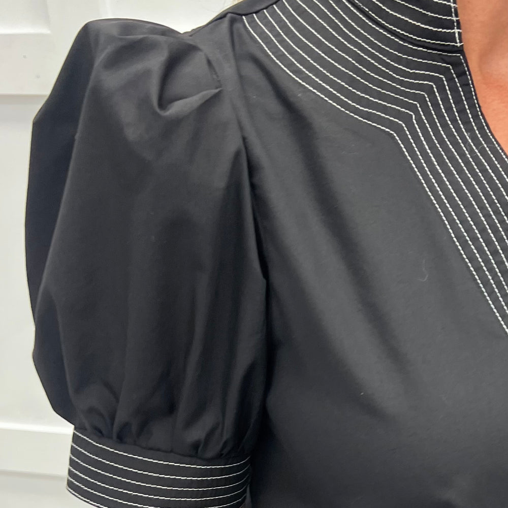 Hannah V.Neck Top (Black)