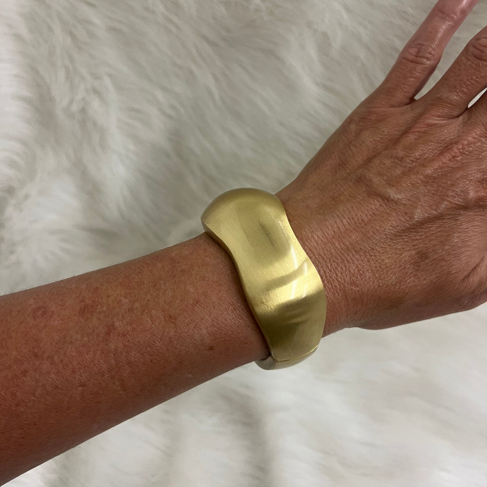 
                  
                    Eve Bracelet (gold)
                  
                