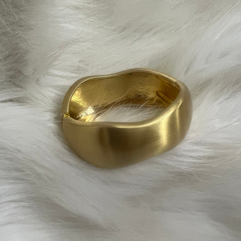 
                  
                    Eve Bracelet (gold)
                  
                