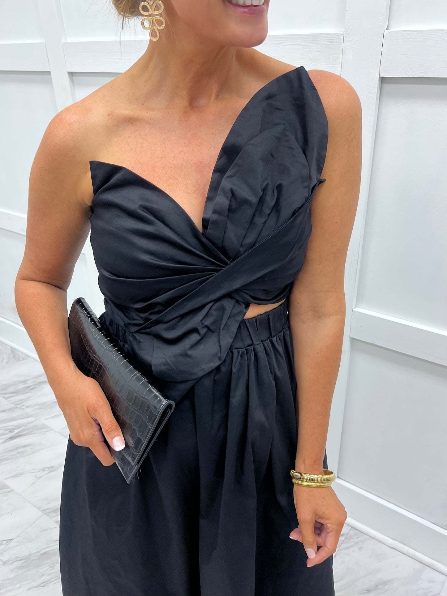 Kazia Bow Midi Dress (Black)