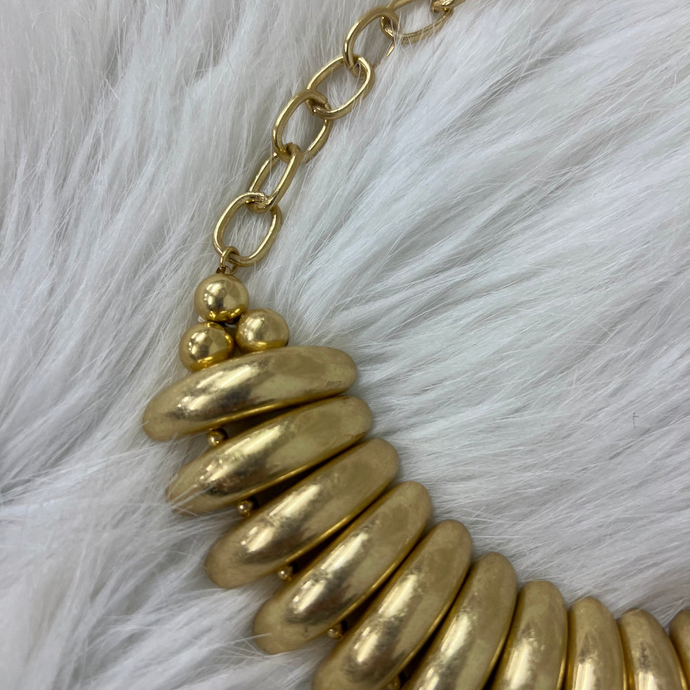 
                  
                    Wonderful Vintage Gold Necklace
                  
                