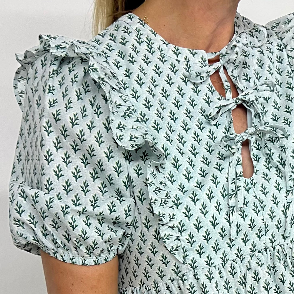 Social Darling Tie Front Top