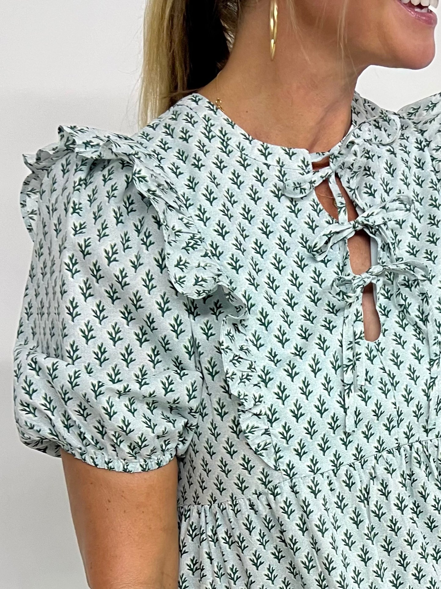 Social Darling Tie Front Top