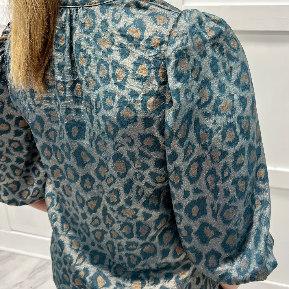 
                  
                    Luna Leopard Top (Teal)
                  
                