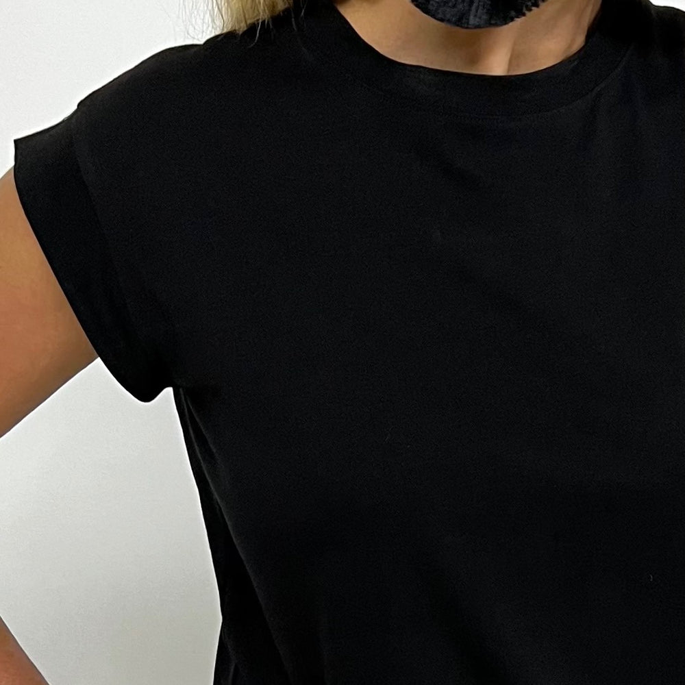 
                  
                    Kayden Solid Top (Black)
                  
                