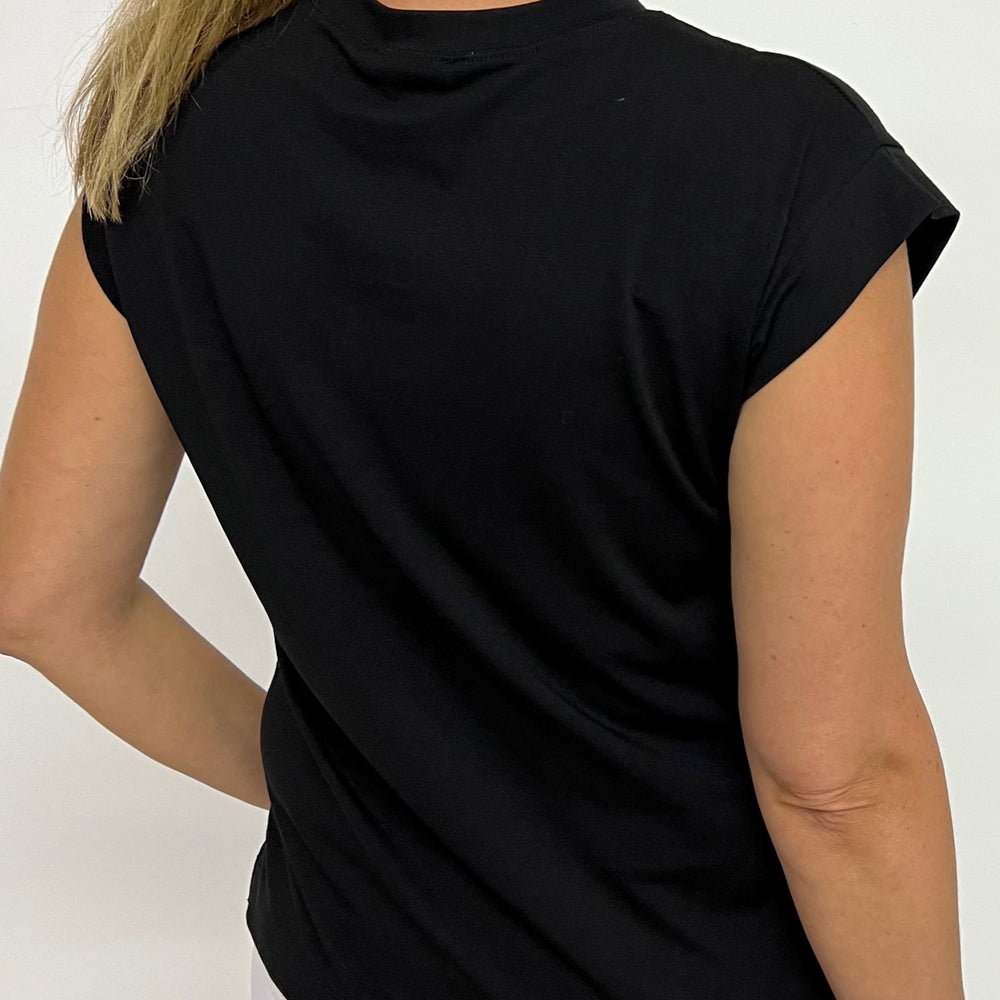 
                  
                    Kayden Solid Top (Black)
                  
                